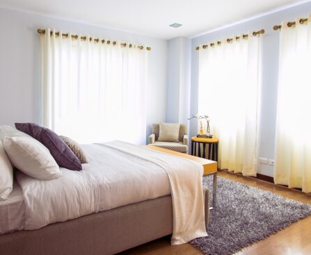 Czy łóżka tapicerowane mają wady?